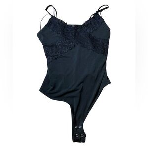 💜 Dynamite Black Lace Trim Bodysuit - Size Small (P/S)